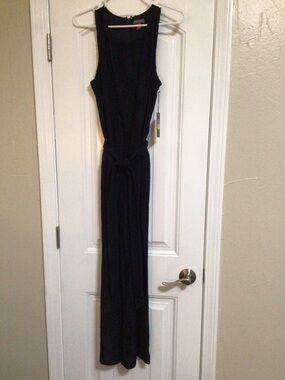 VINCE CAMUTO~ Navy Eyelet Sleeveless Romper~ Size~8